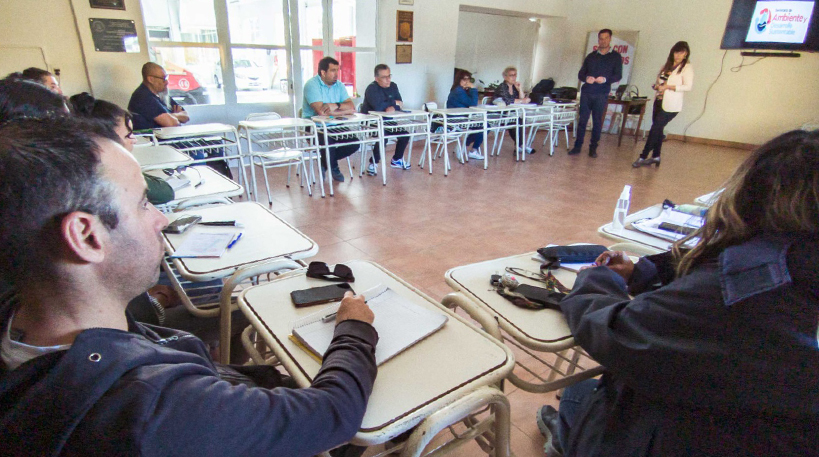 Capacitados. Los inspectores ambientales, en pleno aprendizaje.