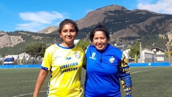 Sofía, con Laura Hernández, DT de Belgrano.