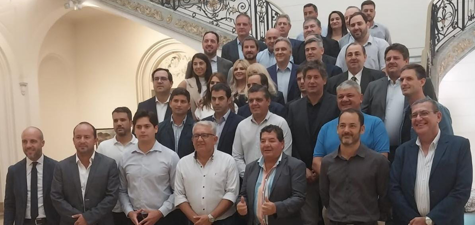 Todos los intendentes, juntos. El encuentro tiene como fin potenciar el trabajo conjunto e innovar en la aplicación de políticas públicas.