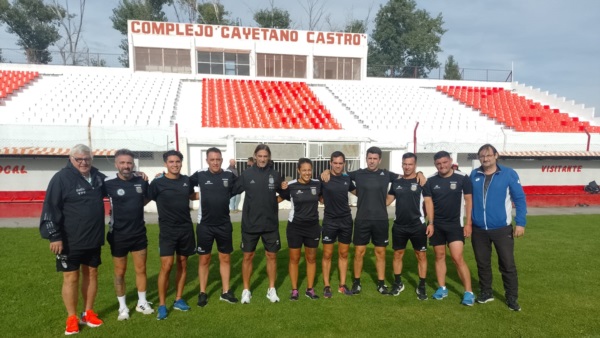 Los jueces junto al staff de AFA.