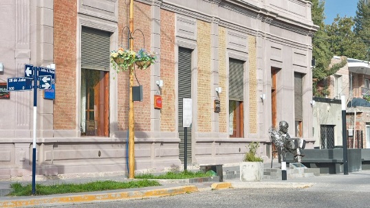 El Punto de Atención de ANSES funciona en el edificio de La Mercante.