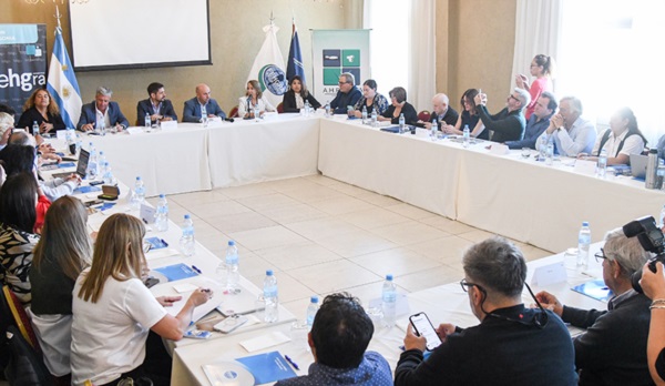 Sastre estuvo presente en el lanzamiento de la jornada de FEHGRA.