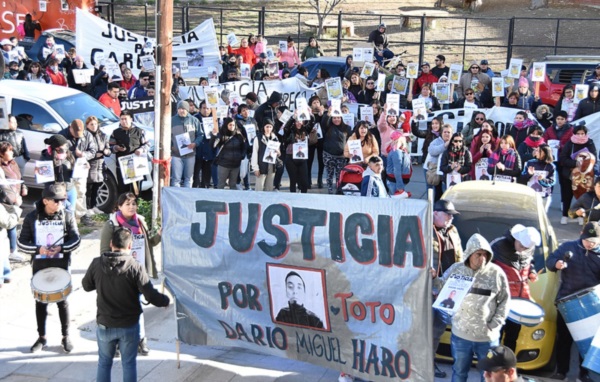 Familiares de Darío Haro reclamando justicia. Foto: Archivo Jornada