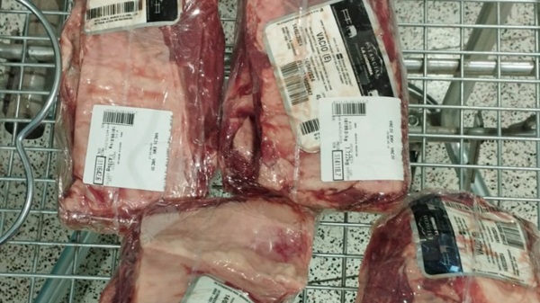 La mercaderia había pasado la línea de cajas del local sin ser abonada.