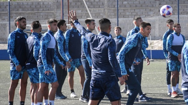 Brown juega con la necesidad de sumar en casa para recuperar terreno. (Foto: Mariano Di Giusto/Jornada).