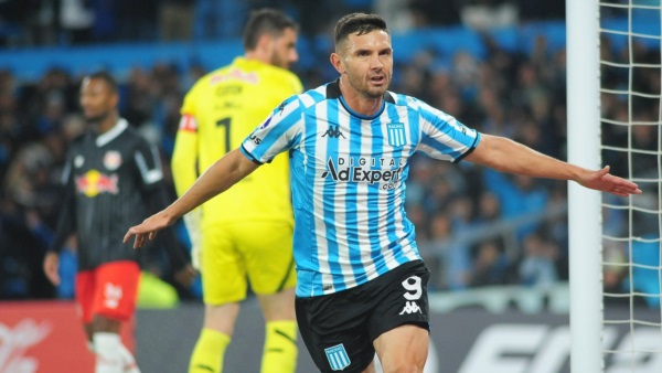 "Maravilla" Martínez no para. Lleva 14 goles: 11 por Copa de la Liga, 1 en Copa Argentina y 2 en Sudamericana.