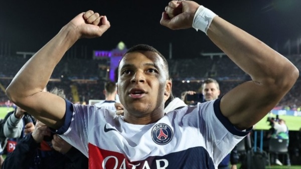 M'bappé anotó dos goles en la remontada del elenco parisino.