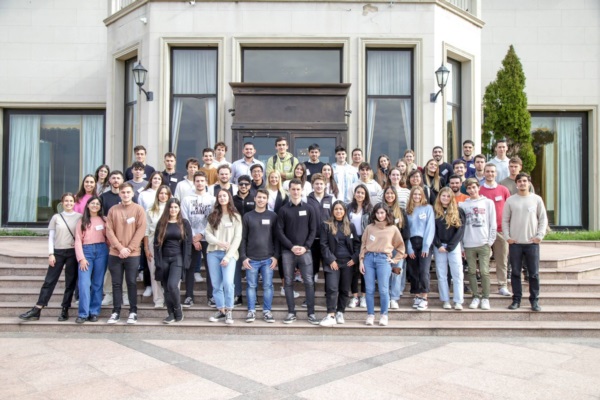 Una empresa líder en energía que sigue dando espacio a los talentos jóvenes. 