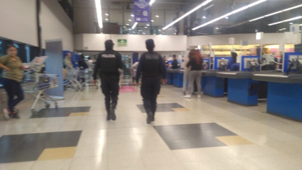 Un supermercado y un negocio particular fueron danmificados.