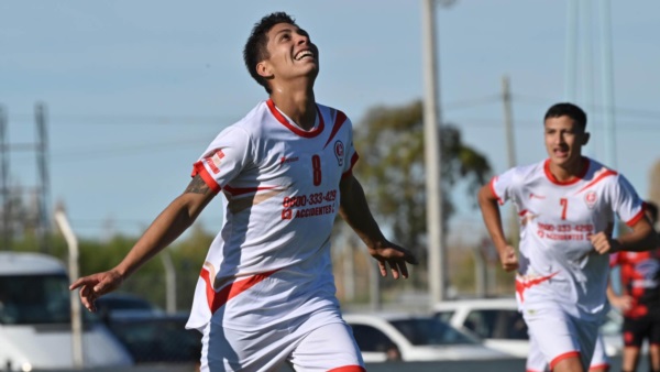  Lautaro Alarcon anotó el segundo gol, luego se fue expulsado. (Foto: Daniel Feldman/Jornada).