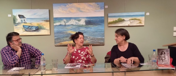 Los escritores Sergio Pravaz y Julia Chaktoura acompañaron a la autora, Mónica Mangini Gisbert, en la presentación.