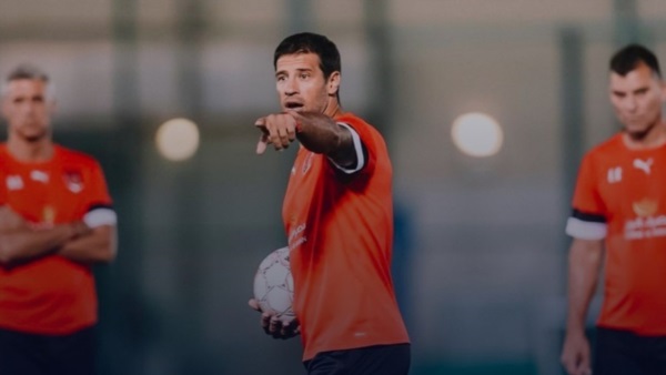 Sebastián Dominguez, ex defensor y multicampeón con Vélez, es nuevo entrenador de Tigre.