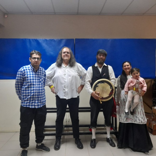 El Ensamble Ty Toschke, participó en "formación libre y canción a elección".
