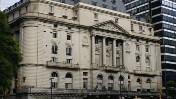 Una imagen poco difundida del edificio de la Bolsa de Comercio de Buenos Aires.