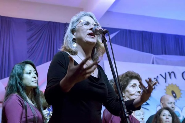 Andrea Freyer, directora del Coro Municipal de Trelew.