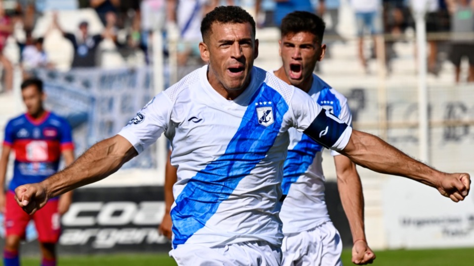 El primer gol de la temporada ante Güemes de Santiago del Estero. Foto: Daniel Feldman/Jornada Medios.