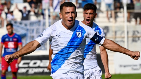 El primer gol de la temporada ante Güemes de Santiago del Estero. Foto: Daniel Feldman/Jornada Medios.