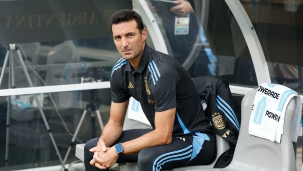 Paredes será titular junto a De Paul en el debut de Argentina y la duda pasa por saber si los acompañará Mac Allister o Enzo Fernández.