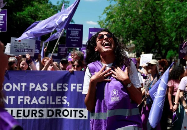 Protesta de feministas contra el partido francés de extrema derecha Agrupación Nacional, de cara a las próximas elecciones parlamentarias francesas.