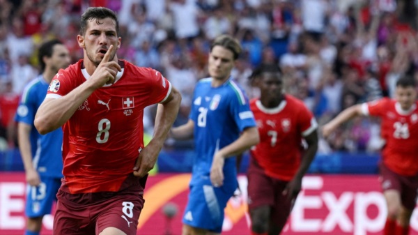 Remo Freuler la agarró de aire y puso el 1-0 de Suiza ante Italia. 