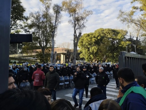 Trabajadores del INTI (ATE) se concentraron en el Parque Tecnológico Migueletes. Foto: Instituto Nacional de Tecnología Industrial.