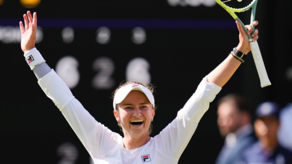 En una final inédita, la checa Krejcikova se coronó campeona por priomera vez en el All England.