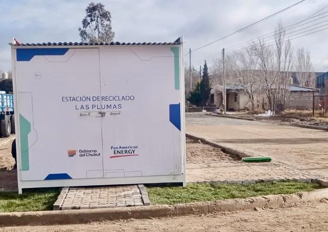 Estación de reciclado donada a las Plumas.