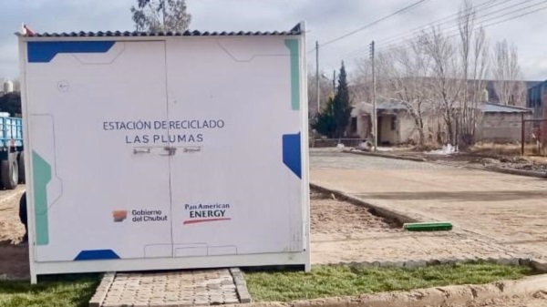 Estación de reciclado donada a las Plumas.