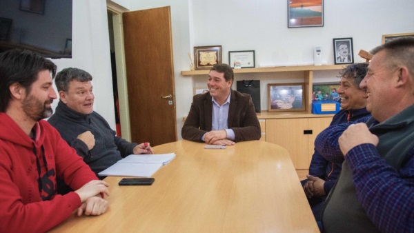 Damián Biss, Gastón Williams; y representantes de AMODEVA. 