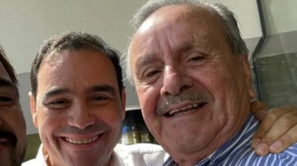 El mandatario y "Manolo". No tanta risa, señores...