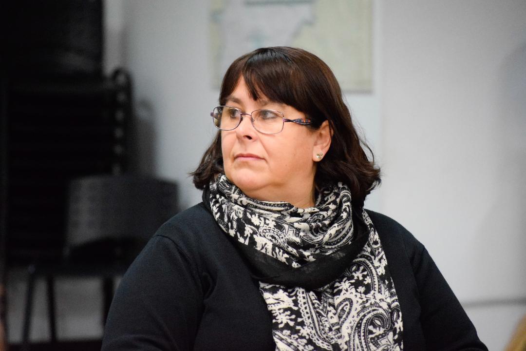 Viviana Traversa en el Concejo Deliberante comodorense.