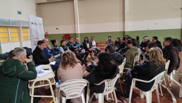El encuentro fue con la Vecinal del barrio Belgrano que se concretó en la Escuela N°220.