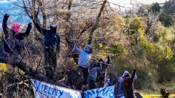 En el año 2019, la comunidad mapuche Pailako Futalaufquen Mew se adjudicó la ocupación de la zona del arroyo Cascada.