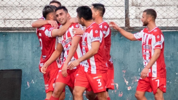 Instituto, Racing y Banfield, las víctimas hasta el momento de Talleres (RE)... ¿seguirá haciendo historia?