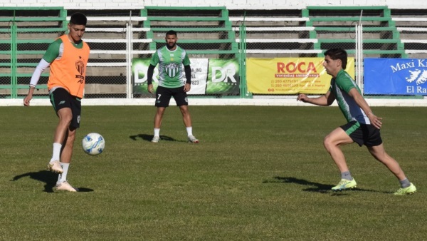 Duelo entre Federico Cárcamo y Manuel Vargas. Foto: Sergio Esparza.