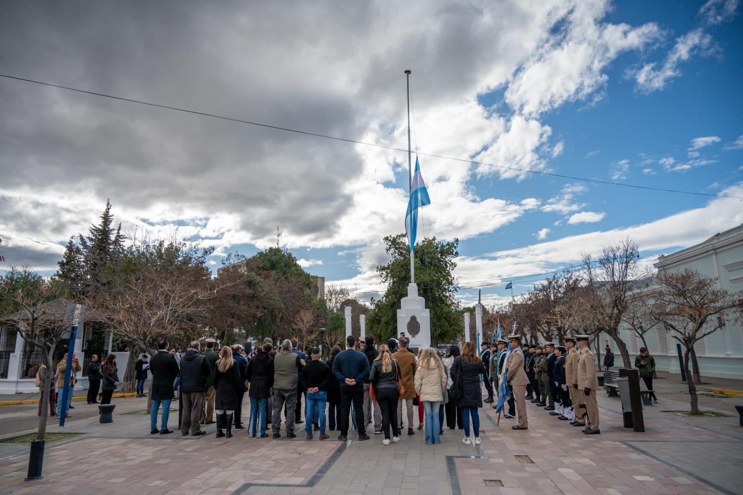 El acto se llevó a cabo en la peatonal Fontana.