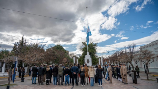 El acto se llevó a cabo en la peatonal Fontana.