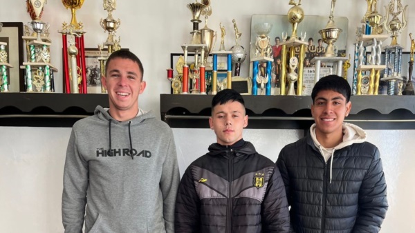 De izquierda a derecha: Walser, Achaval y Salvatierra. Foto: Mundo Aurinegro.