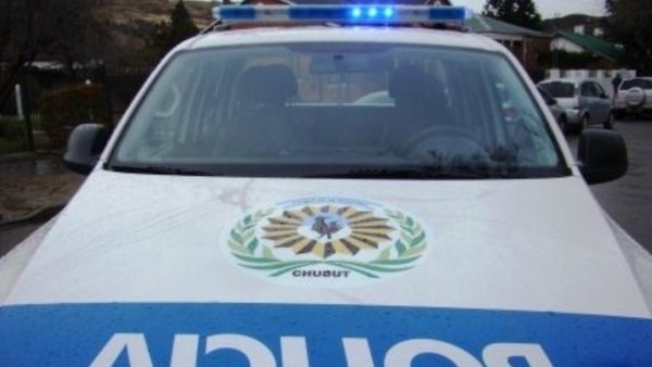Policías de Km. 8 reanimaron a una adolescente agredida pro su progenitora.