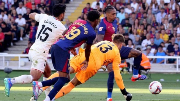 Barcelona humilla 7-0 al Valladoli con triplete de Raphinha.
