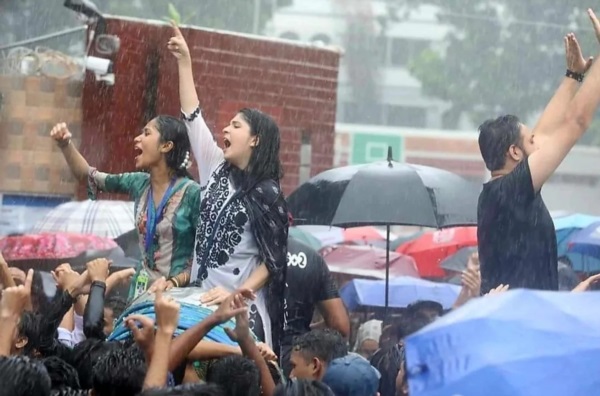 Disturbios en Daca, Bangladesh. Foto X @Kabir_Punny
