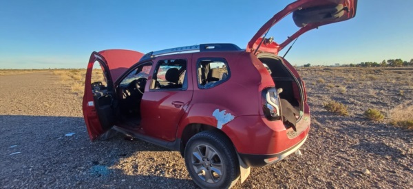 Así quedó la Renault Duster que destrozó un joven mientras el dueño paseaba con el perro en El Elsa.