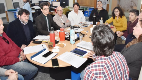 Reunión Maxiconsumo con funcionarios y concejales de Trelew - Fotografía Sergio Esparza- jornada.
