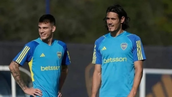 Cavani y Zenón trabajaron a la par del grupo en el entrenamiento futbolístico de hoy.