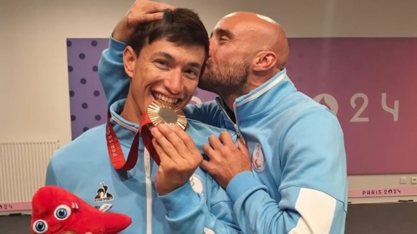 Espectacular salto de Fernando Vázquez para conseguir la medalla de bronce en los Juegos Paralímpicos.,
