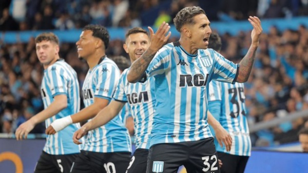 Media Avellaneda a puro festejo. Ahora viene Corinthians.