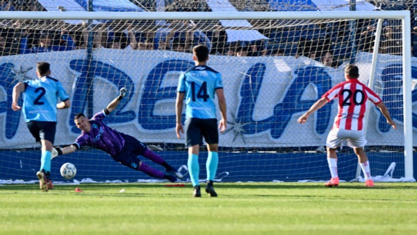 Gonzalo Klusener cumple con la inexorable "ley del ex". (Daniel Feldman/Jornada).