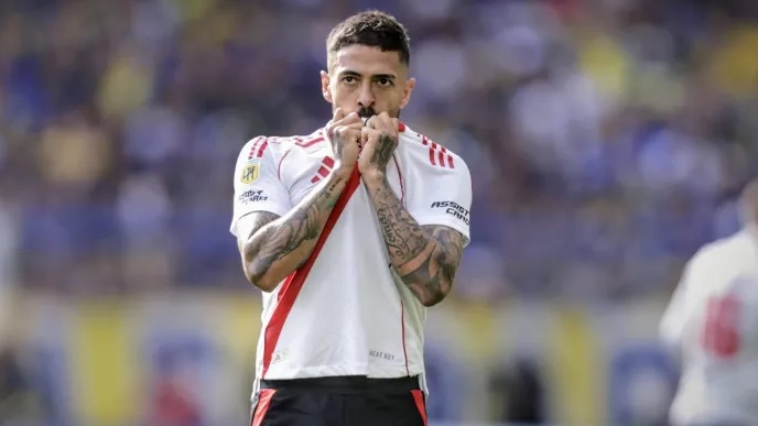 "Manu" Lanzini arranca la pretemporada este sábado con River.