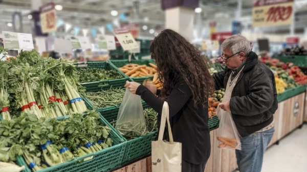 Los consumidores pagaron los agroalimentos casi cuatro veces más.