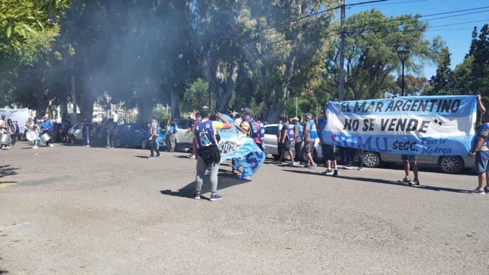 La movilización del SOMU se realizó por las arterias céntricas de Madryn.